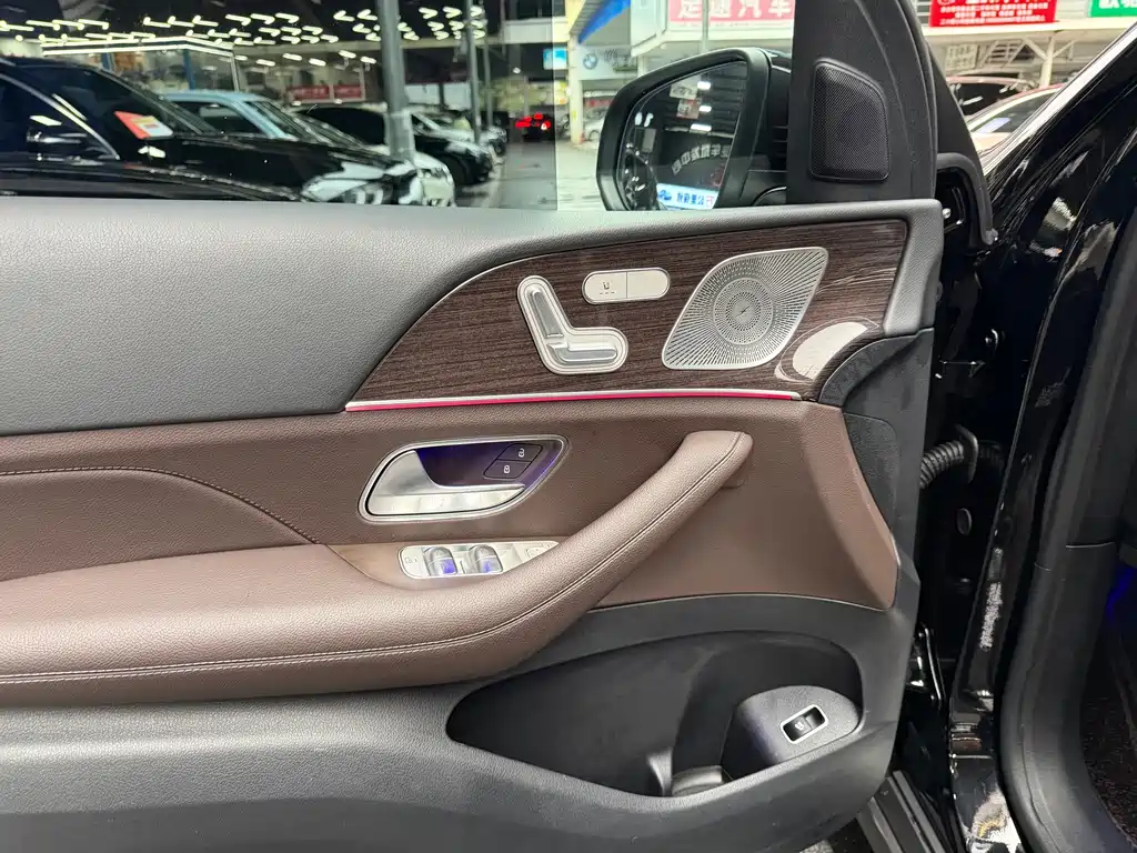 Mercedes-Benz GLE (Import) — миниатюра 12