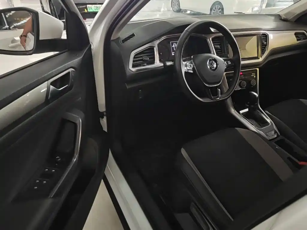 Volkswagen T-Roc — миниатюра 15