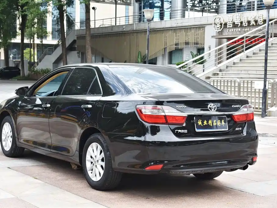 Toyota Camry 2015 2.0G Lead