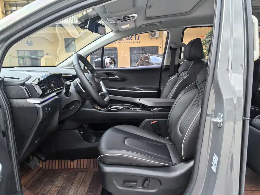 Hyundai Custo — миниатюра 7