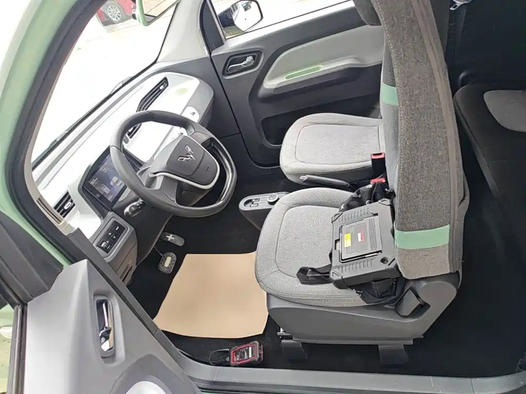 Wuling MINIEV — миниатюра 11