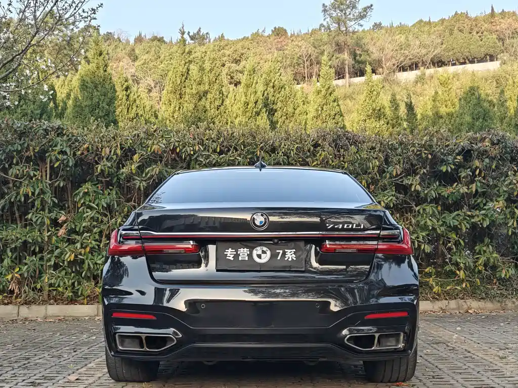 BMW 7 Series — миниатюра 5