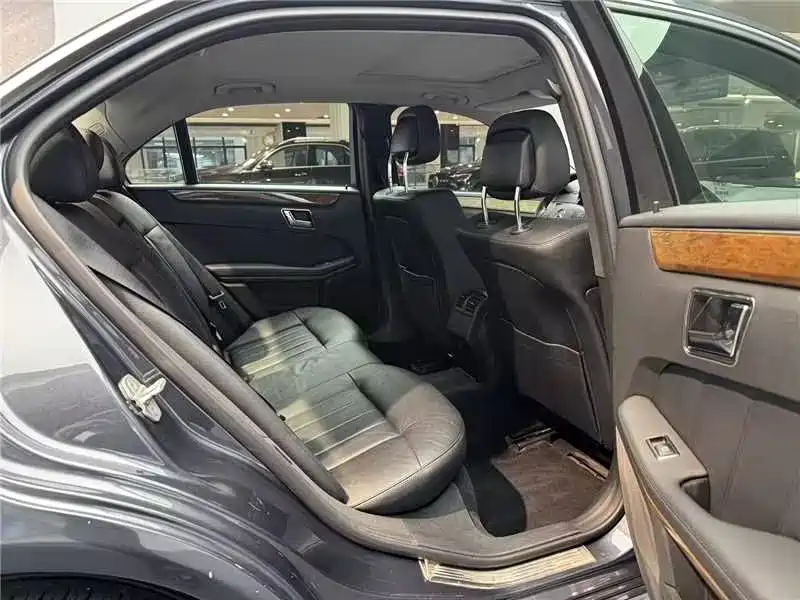 Mercedes-Benz E-Class (Import) — миниатюра 13