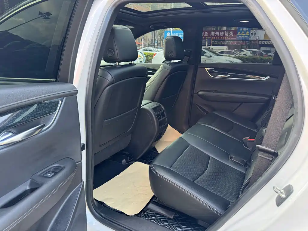 Cadillac XT5 — миниатюра 10