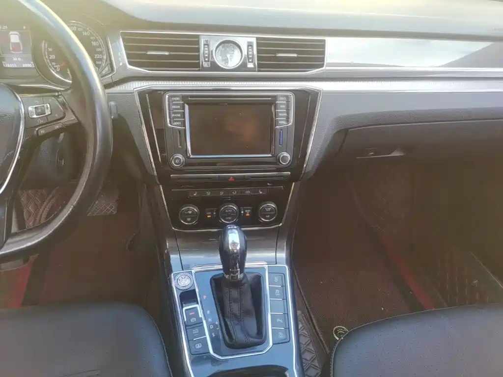 Volkswagen Passat — миниатюра 13