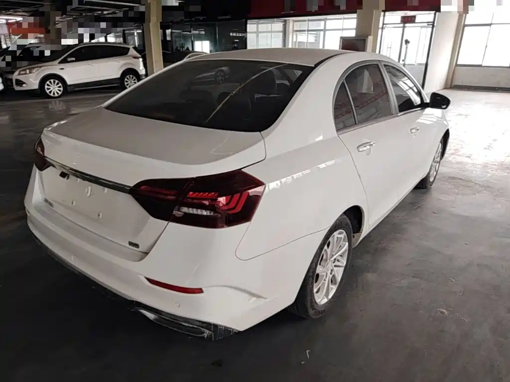 Geely Emgrand — миниатюра 7