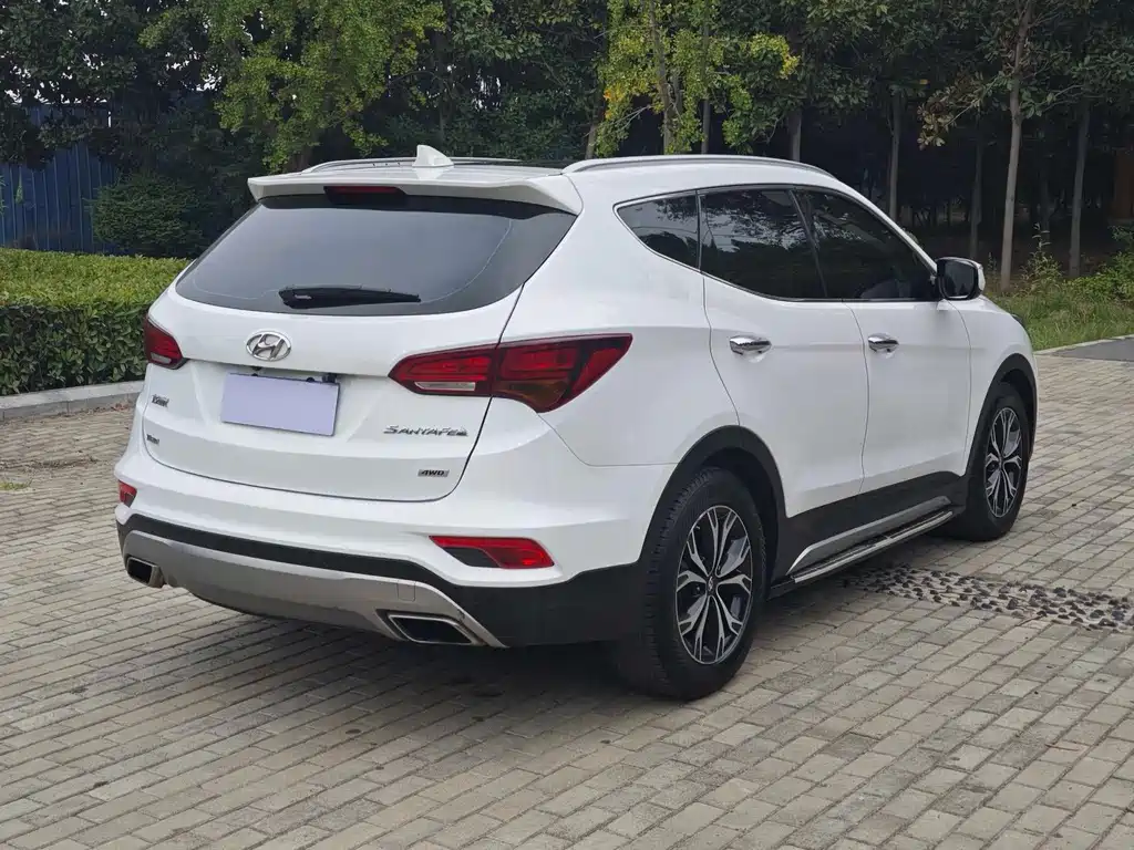Hyundai Santa Fe — миниатюра 8