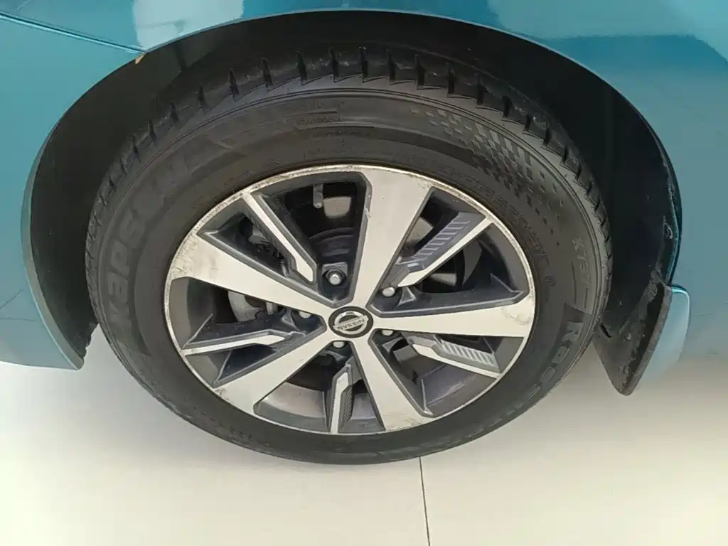 Nissan Bluebird — миниатюра 23