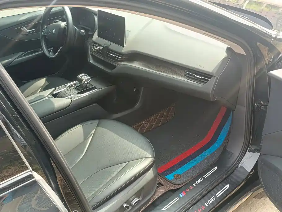 Hongqi Hongqi E-QM5 — миниатюра 8