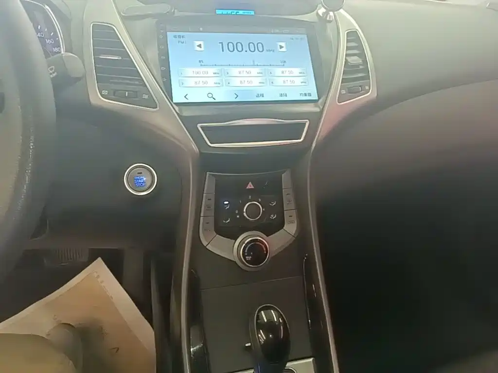 Hyundai Elantra Langdong — миниатюра 13
