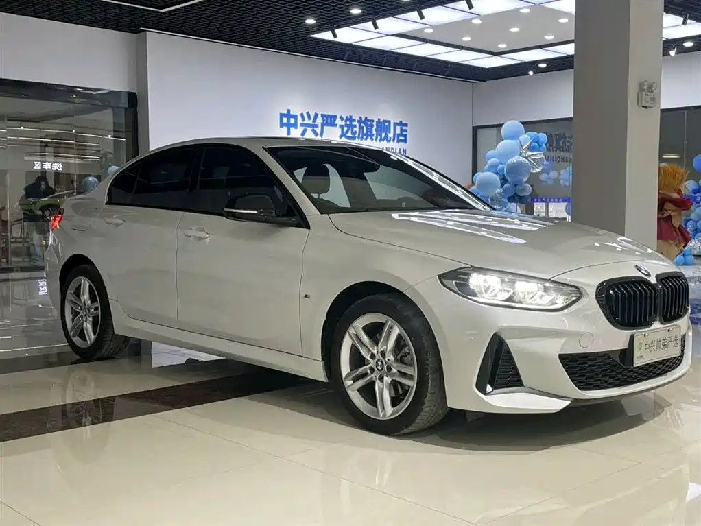 BMW 1 SERIES