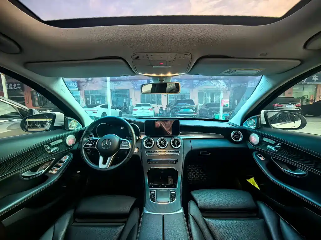 Mercedes-Benz C-Class — миниатюра 6