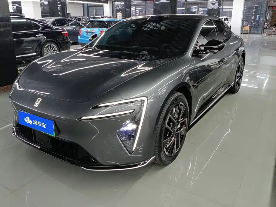 2025 Avatr 06 - zdjęcie 1 z 16