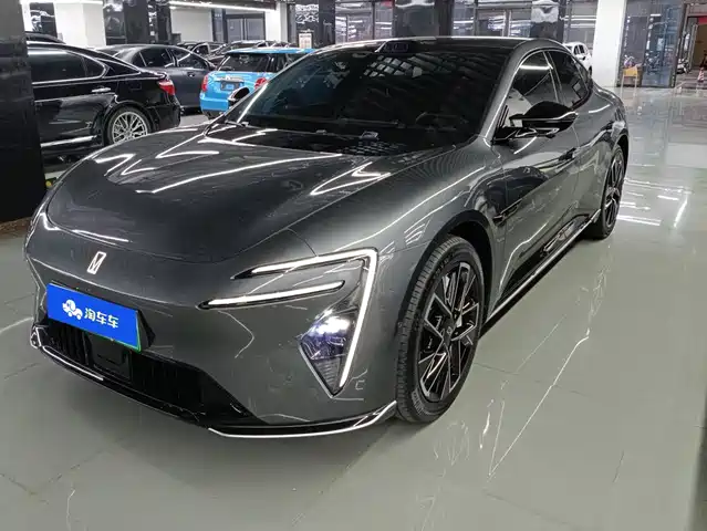 2025 Avatr 06