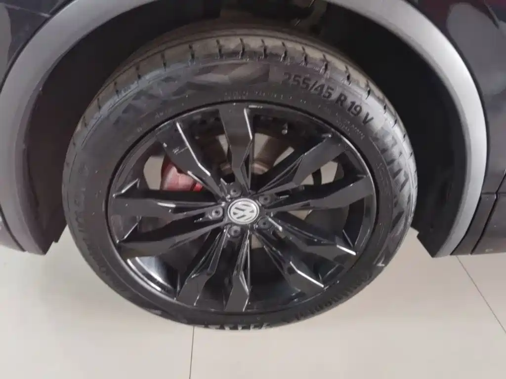 Volkswagen Tiguan L — миниатюра 23