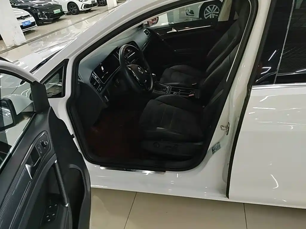Volkswagen Golf — миниатюра 15