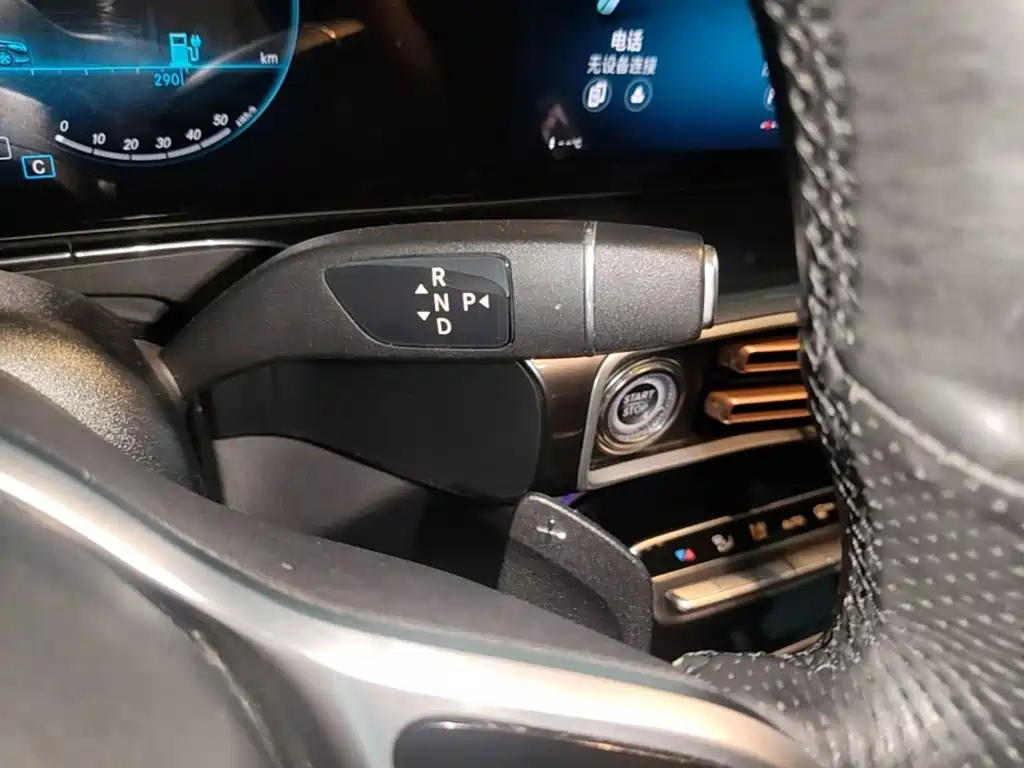 Mercedes-Benz EQC — миниатюра 14