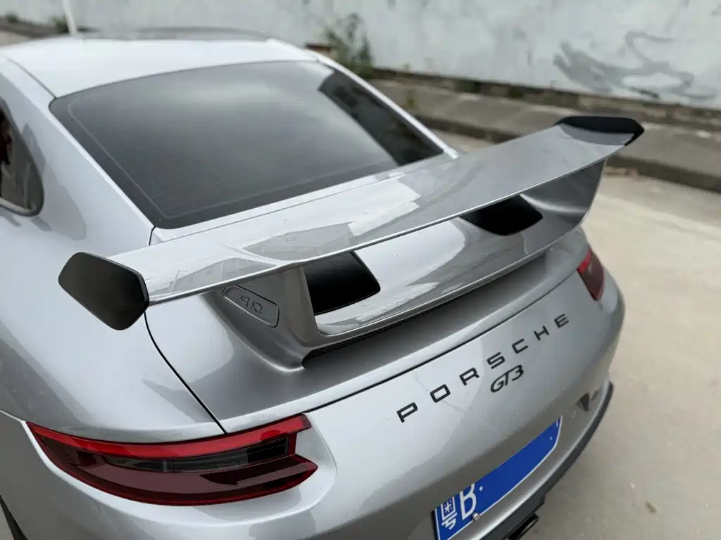PORSCHE 911