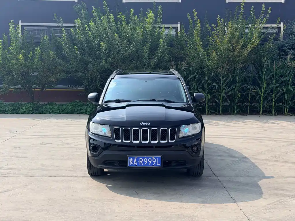 Jeep Compass (Import) — миниатюра 2