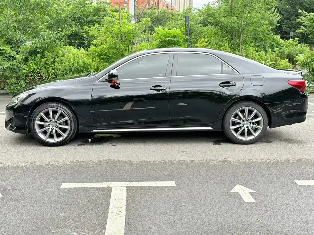 Toyota Reiz 2013 2.5V