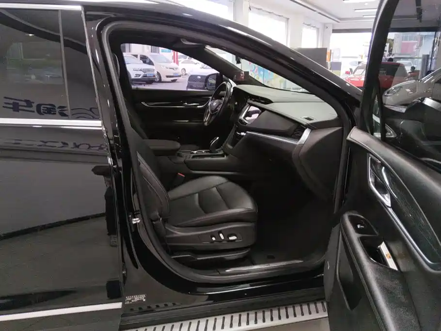 Cadillac XT5 — миниатюра 8