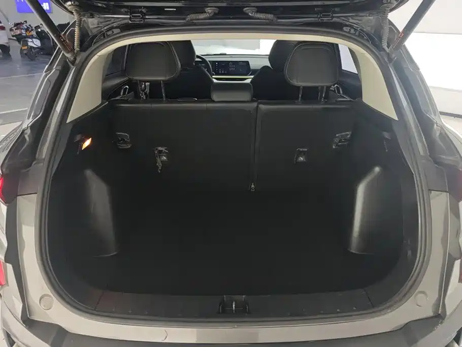 Geely Binyue — миниатюра 4