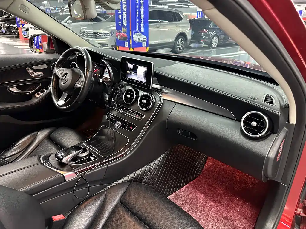 Mercedes-Benz C-Class — миниатюра 12