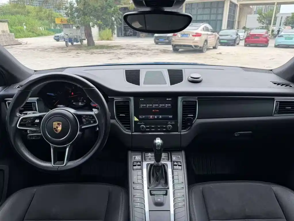 Porsche Macan — миниатюра 2