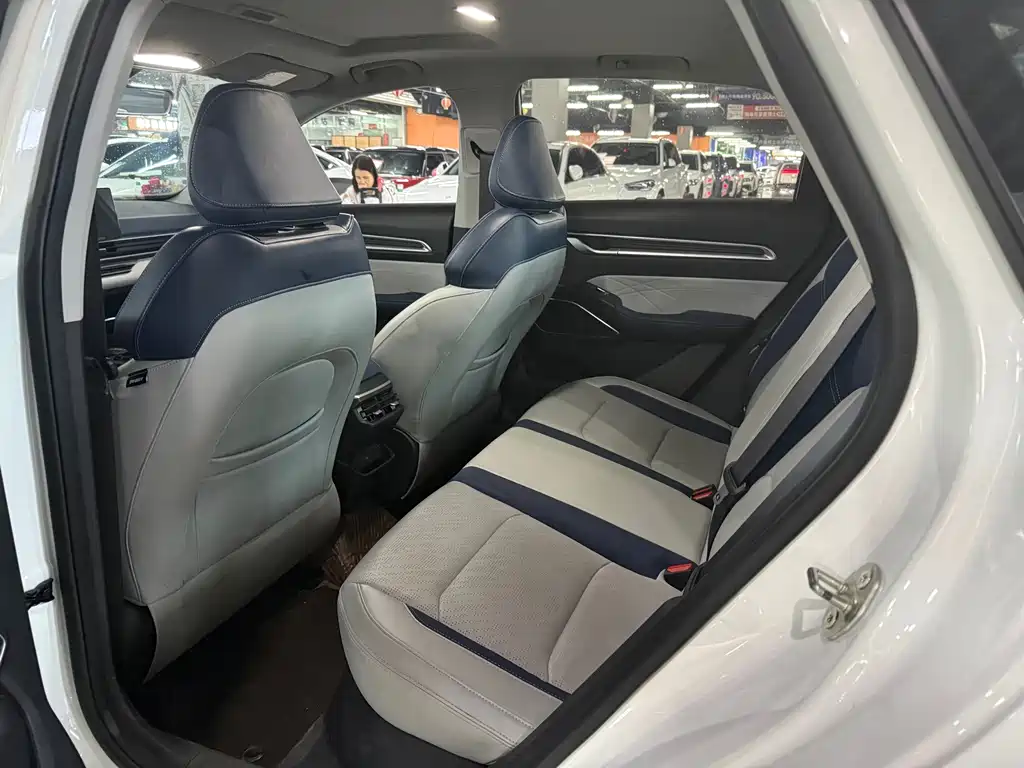 Geely Emgrand — миниатюра 5