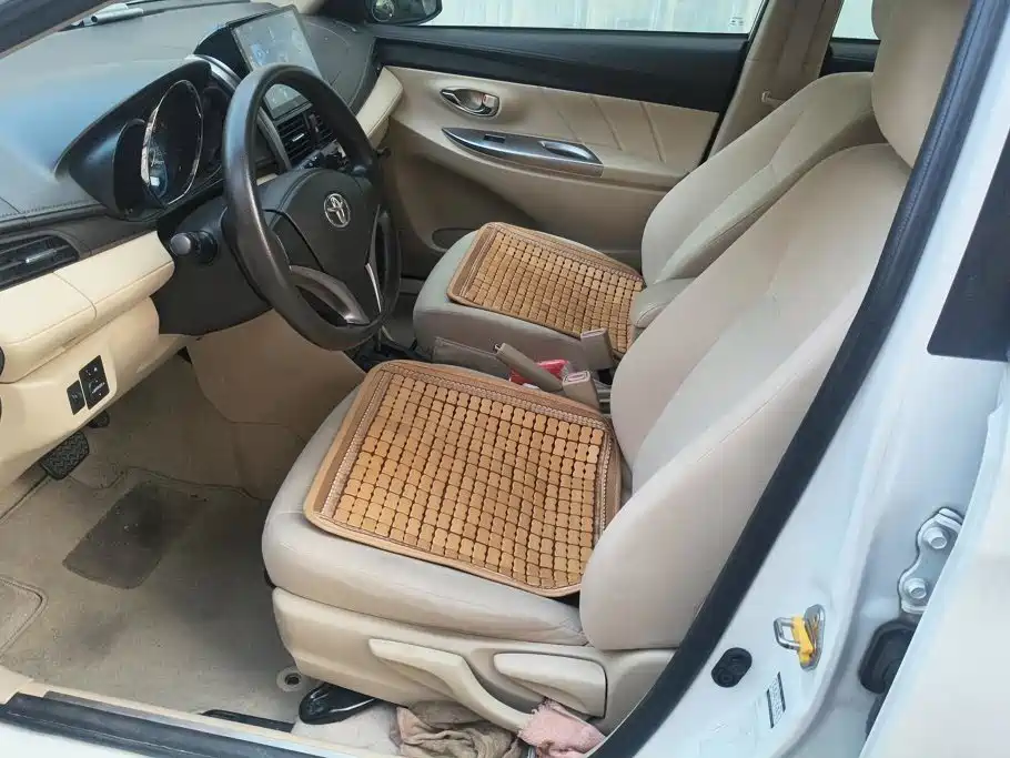 Toyota Yaris L — миниатюра 9