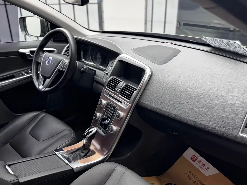 Volvo XC60 — миниатюра 11