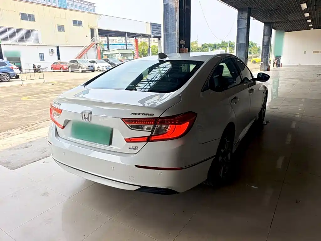 Honda Accord — миниатюра 7