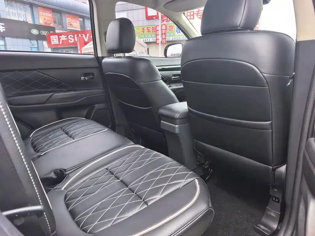 Mitsubishi Outlander — миниатюра 15
