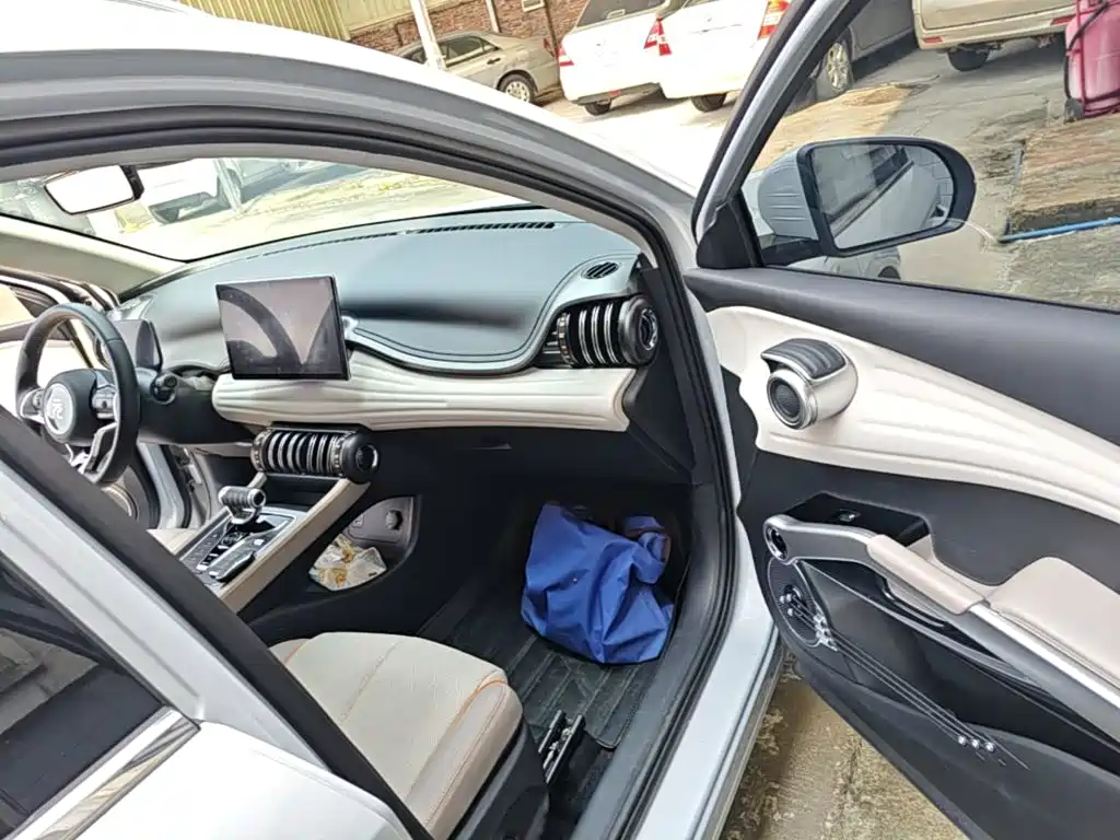 BYD Yuan Plus — миниатюра 9