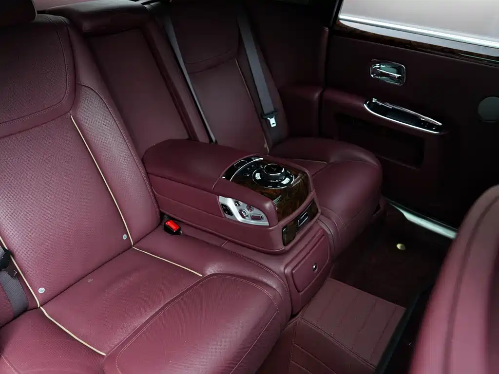 Rolls-Royce Ghost — миниатюра 25