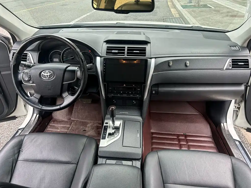 Toyota Camry — миниатюра 13