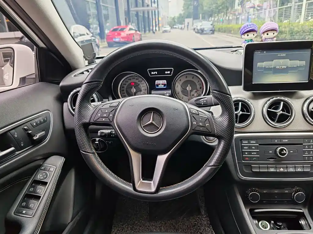 Mercedes-Benz GLA — миниатюра 16