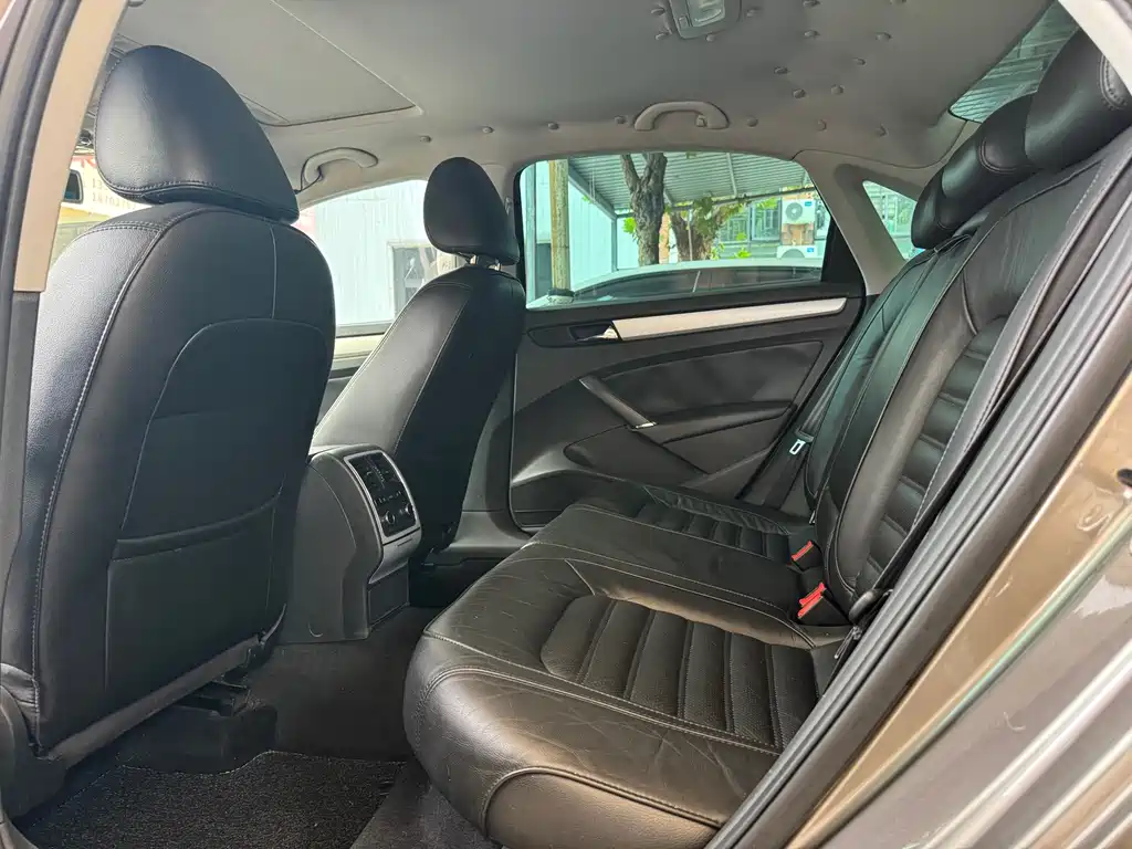 Volkswagen Passat — миниатюра 8