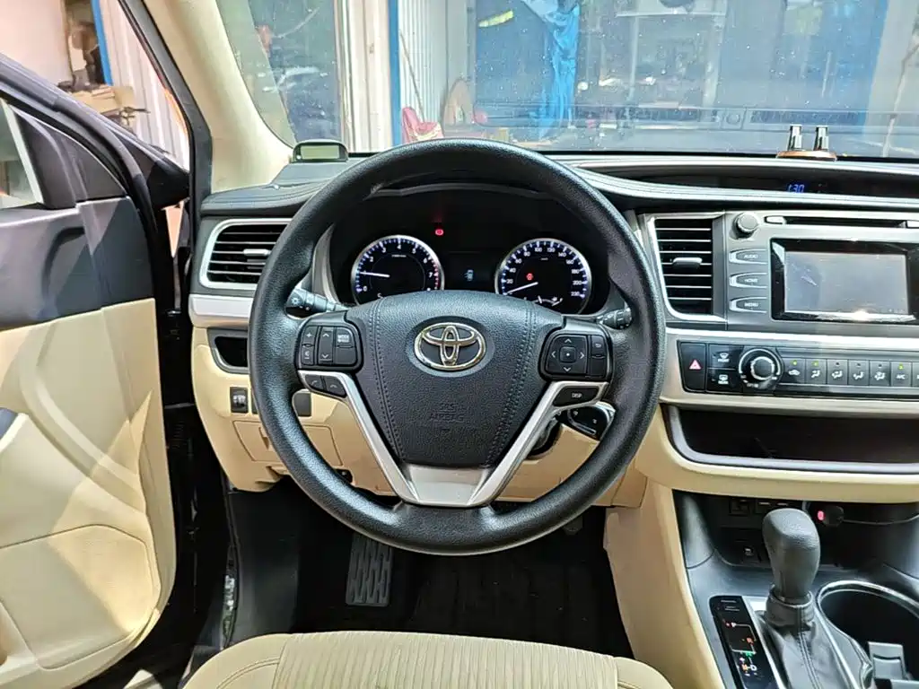 Toyota Highlander — миниатюра 11