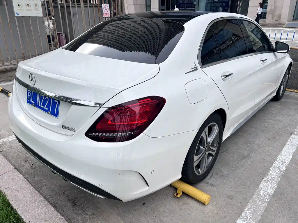 Mercedes-Benz C-Class — миниатюра 12