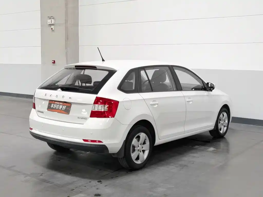 Skoda Rapid Spaceback — миниатюра 2