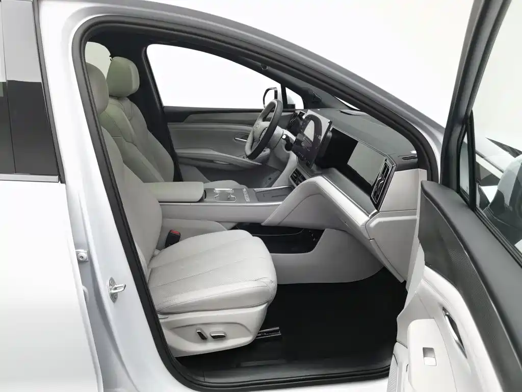 BYD Song Ultra — миниатюра 23