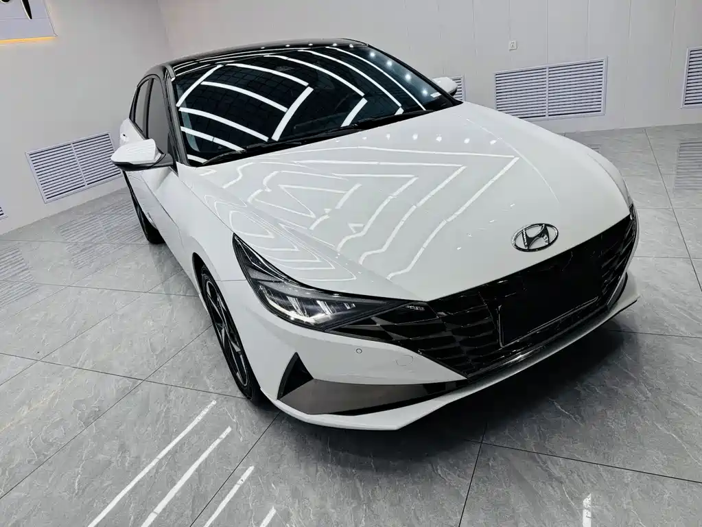 Hyundai Elantra — миниатюра 3