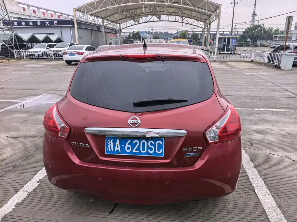 Nissan Tiida — миниатюра 7