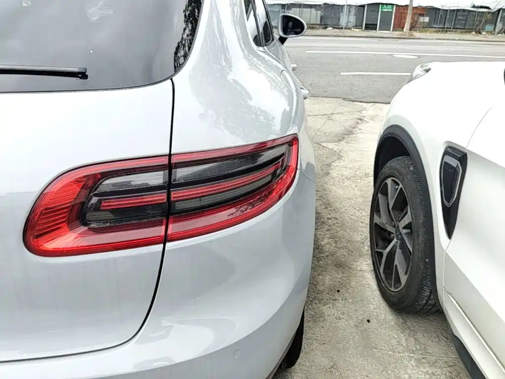 Porsche Macan — миниатюра 8