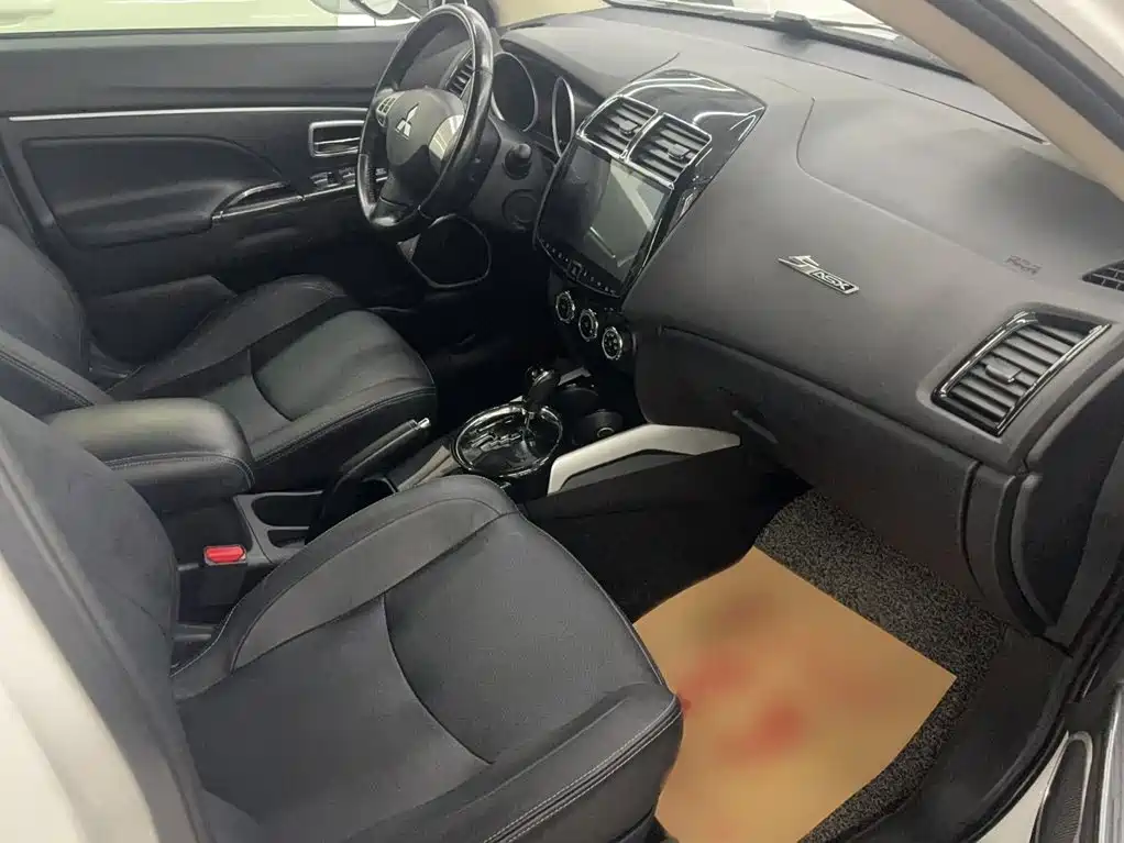 Mitsubishi ASX — миниатюра 12