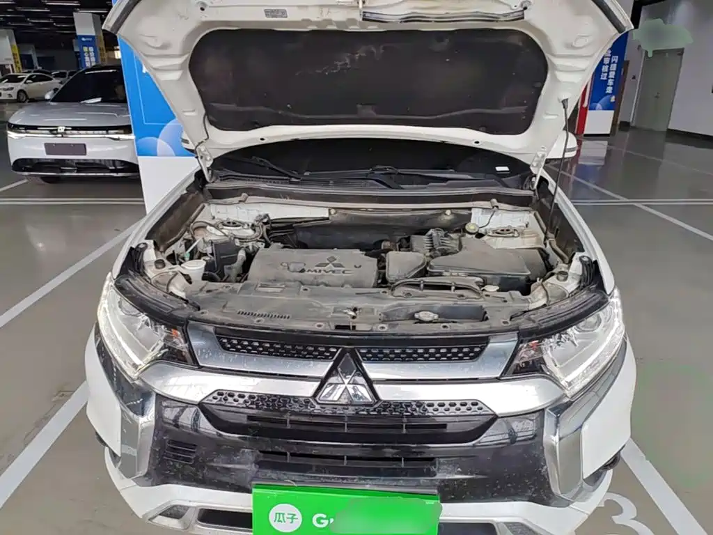 Mitsubishi Outlander — миниатюра 20