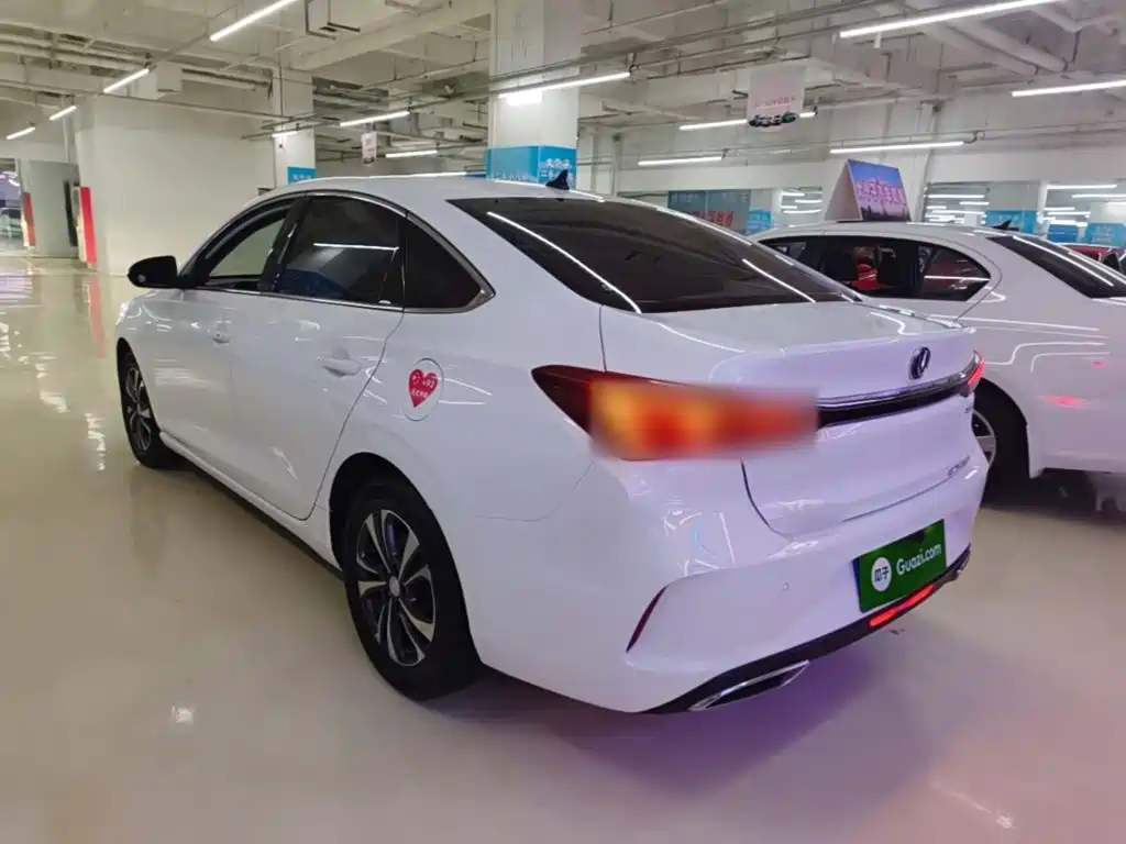 Changan Eado — миниатюра 5