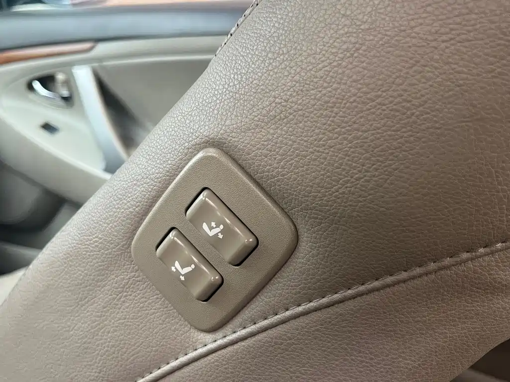 Toyota Camry — миниатюра 16