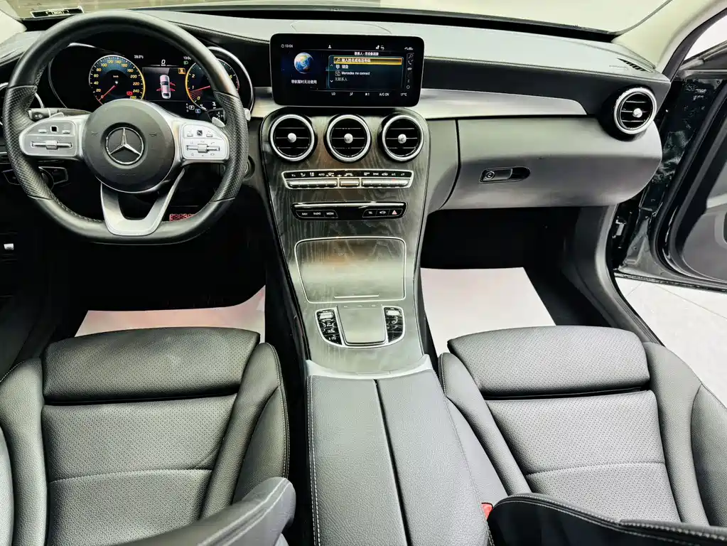 Mercedes-Benz C-Class — миниатюра 13